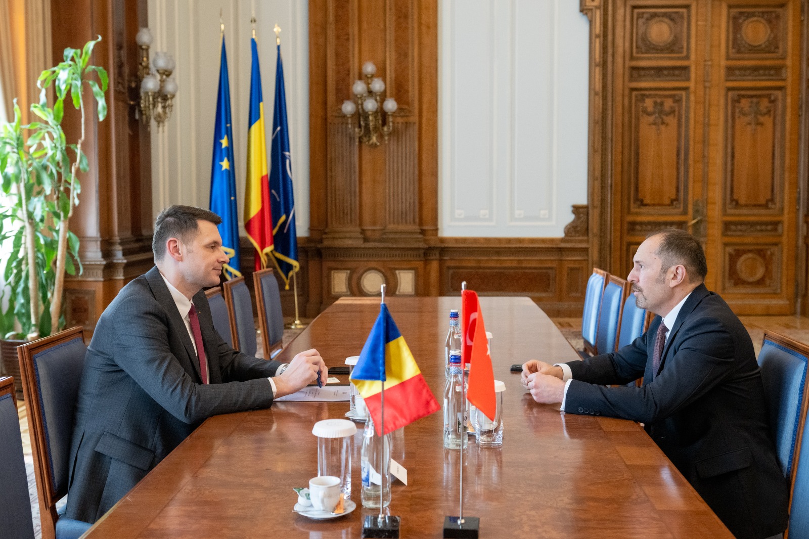 Întrevederea președintelui interimar al Senatului, Mircea Abrudean, cu ambasadorul Republicii Turcia, E.S. Özgür Kivanç Altan